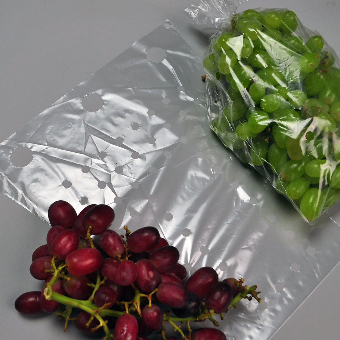 12" x 13.5" 1.5 mil LDPE Vented Grape Bags